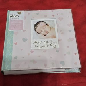 C.R. Gibson Baby Photo Album - Holds 160 Photos - Custom Caption Space